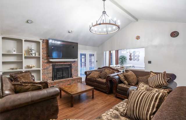 857 Chaucer Drive Gallery 3