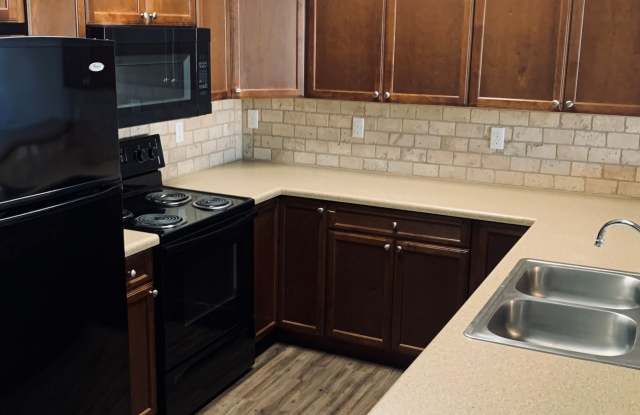 2410 23rd St W Apt 203 - 2410 23rd St W, Williston, ND 58801