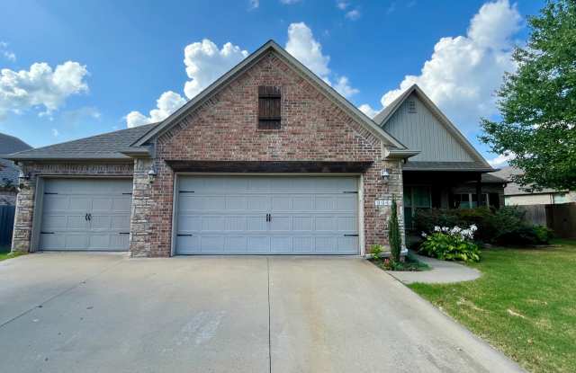 Traditional 3 Bedroom Home For Lease! Apply Today! photos photos
