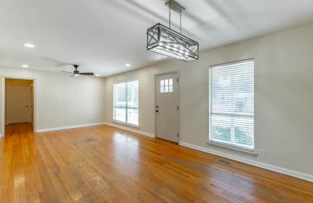 3 Bedroom Home in East Brainerd | Large Yard & Attached Garage Gallery 3