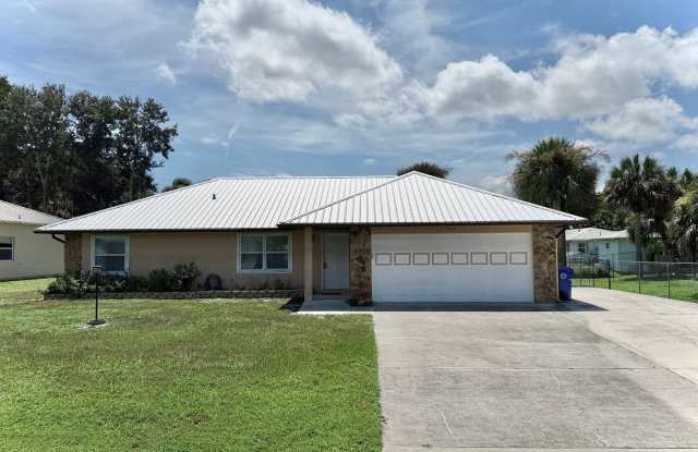 Available monthly Rental  2026 in heart of Sebastian photos photos
