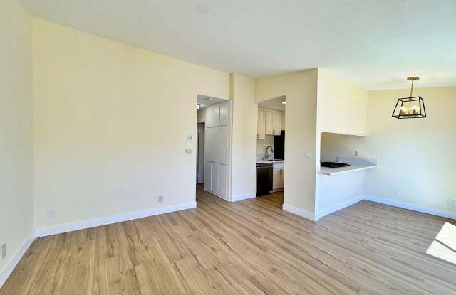 1168 E 10th Street, Unit 215 – Long Beach Gallery 1