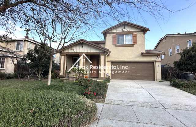 Spacious 4bd/2.5ba West Sacramento Home with 2 Car Garage! photos photos