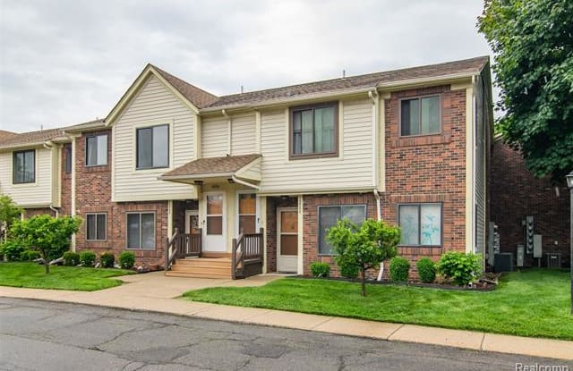 15726 ORCHARD Lane - 15726 Orchard Lane, Roseville, MI 48066