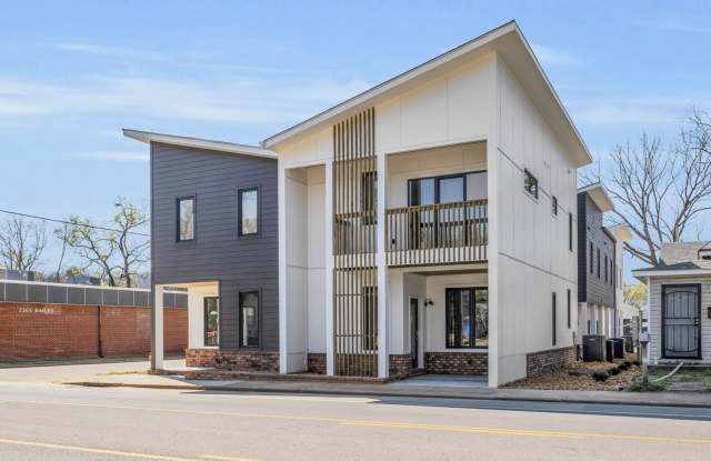 Modern + Classic Feel in the Heart of Downtown Chattanooga | 4 beds, 2.5 baths! photos photos