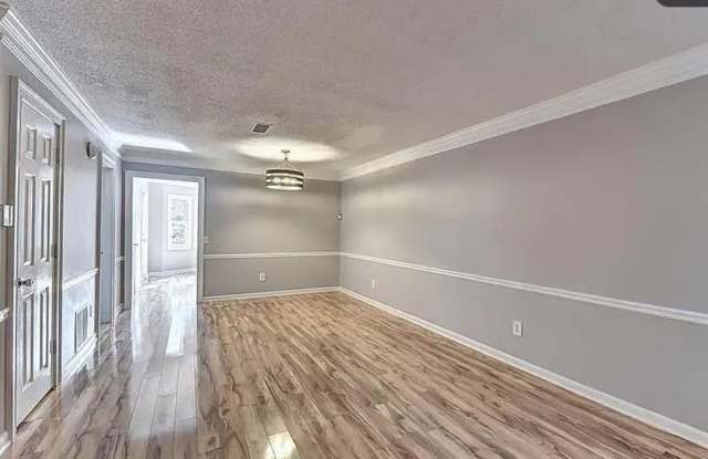 871 Lenox Oaks Circle NE Gallery 4