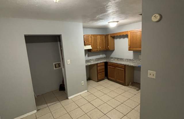 2321 Southwest 31st Place - 1 Gallery 4