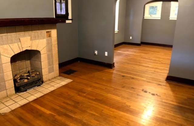 121 East Meyers Street - 121 East Meyers Street, Pittsburgh, PA 15210