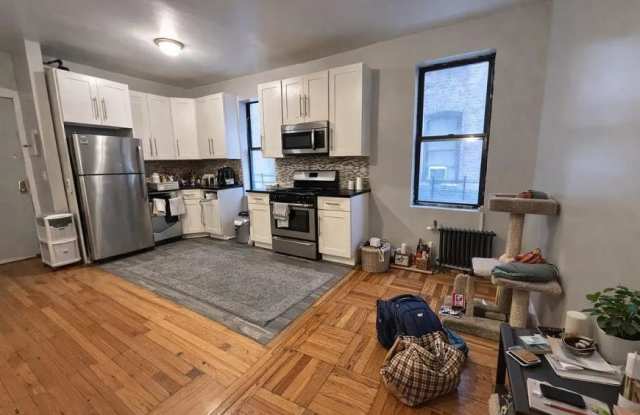 4364 Byron Avenue Gallery 2