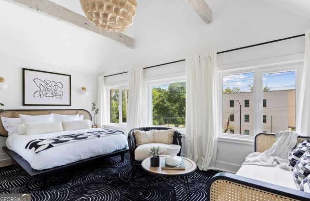 724 Charles Allen Drive NE unit: 4 photos photos