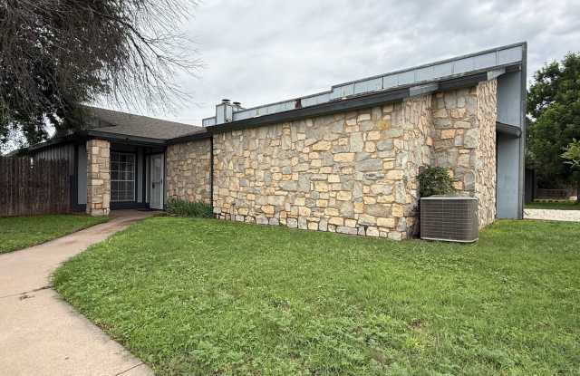 Cozy and clean 3 bedroom 2 bath townhouse AVAILABLE NOW! photos photos