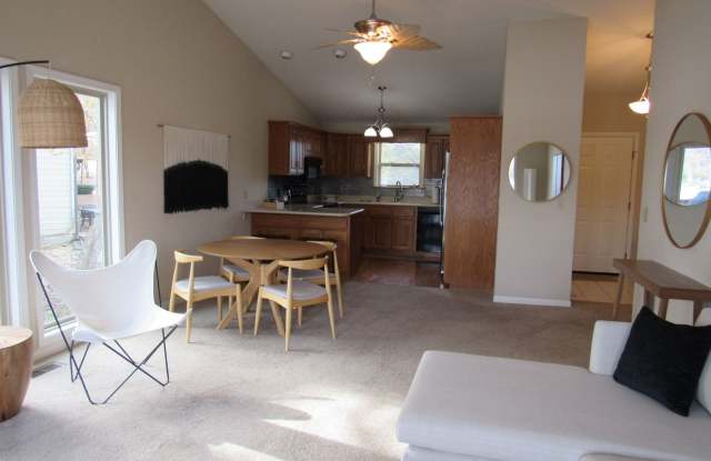 Top floor 2 bedroom condo in Camdenton photos photos