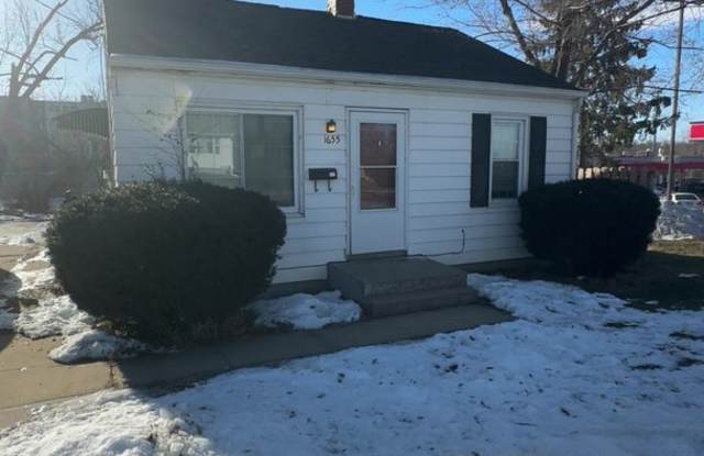 COMING SOON-2 Bedroom 1 Bathroom Home-1655 32nd St NE photos photos