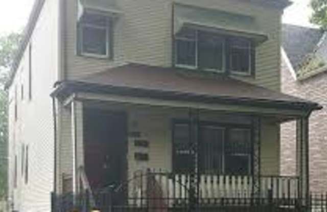 8815 S Saginaw Ave photos photos