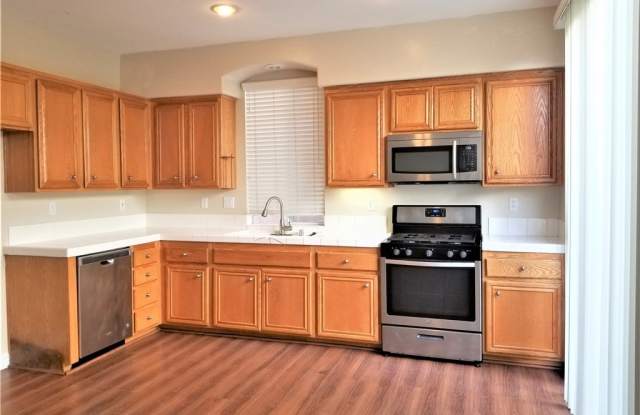 24632 Magnolia Place Gallery 3