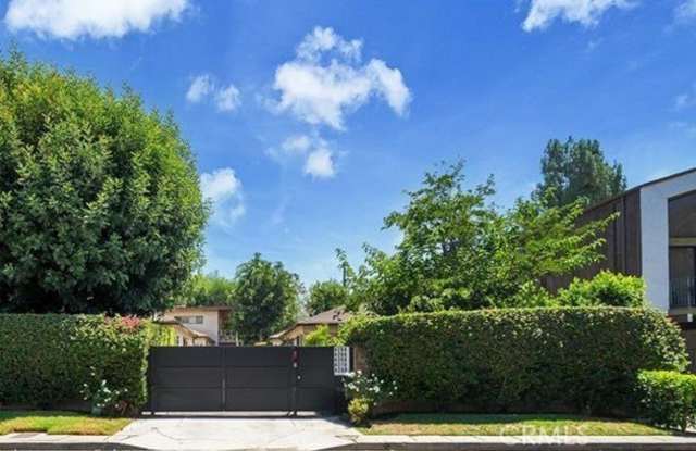 4266 Troost photos photos