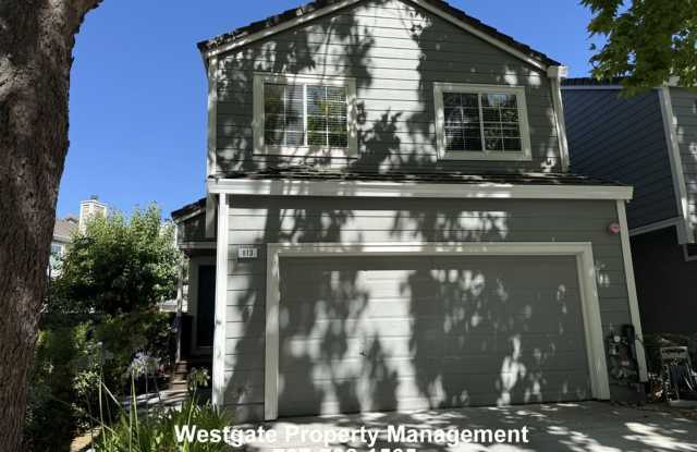 Beautifully Remodeled 3/2.5 Townhome - 813 Chardonnay Circle photos photos