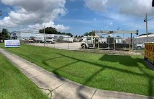 4903 AIRLINE Drive Gallery 2