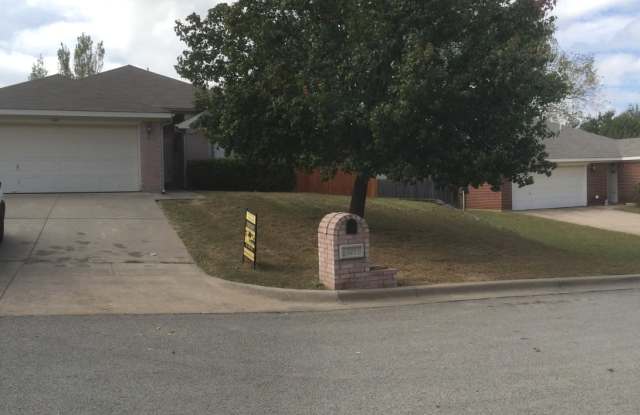 COMMUTER FRIENDLY / ESTABLISHED NEIGHBORHOOD photos photos