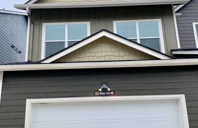 3bed 2.5 bath close to river Gallery 1