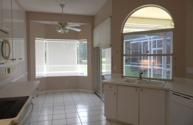 2/2 with Den Pool Home In Lake Charles Gallery 4
