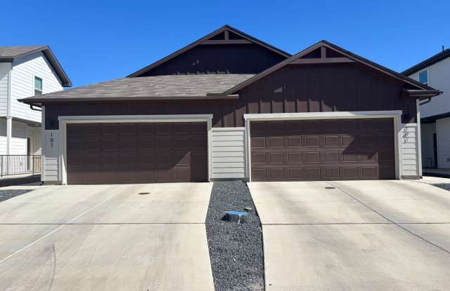 Want luxury living in the Far West ...Look no further...Amanda Park is it photos photos