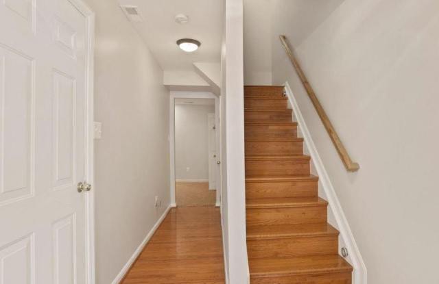 45556 LAKEMONT SQUARE Gallery 2