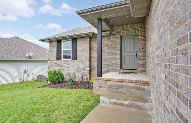 852 E Acacia Ln Gallery 2