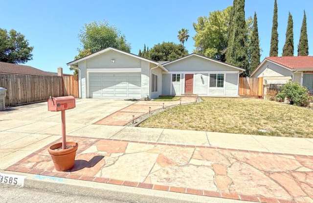 3585 Cadwallader Avenue photos photos