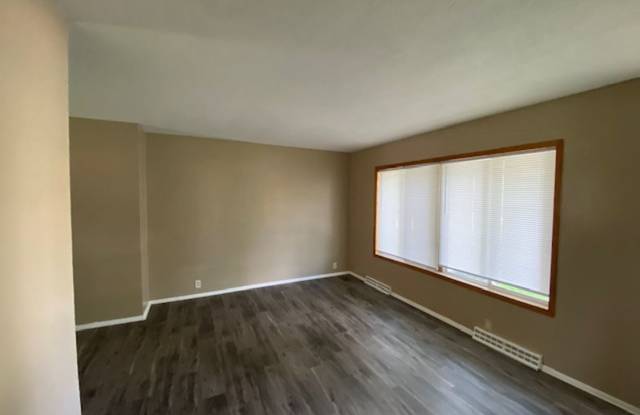 2 Bedroom 1 Bathroom Duplex, Available Soon Gallery 4