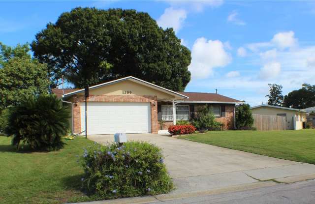 1366 WINDSOR DRIVE photos photos
