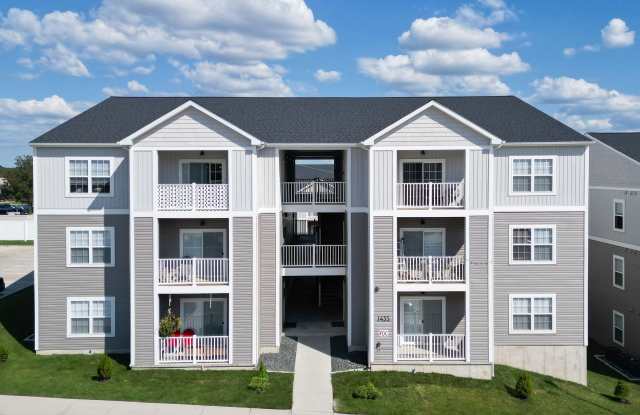 Park West Condominiums - 1435 Park West Court, Jefferson County, MO 63052