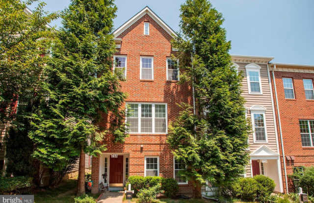 718 E MARKET ST - 718 Market St E, Gaithersburg, MD 20878