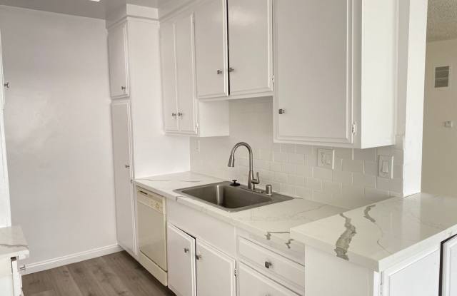 7010 Lanewood Avenue LLC photos photos