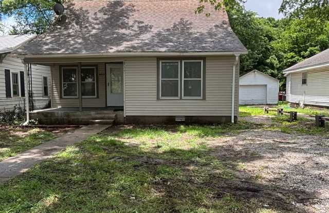 Recently Remodeled 3 bedroom 2 full bathroom available now! photos photos