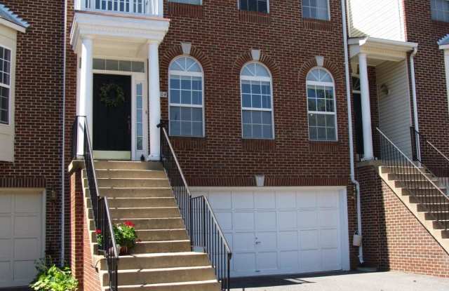13204 GOOSE POND LANE - 13204 Goose Pond Lane, Fair Lakes, VA 22033