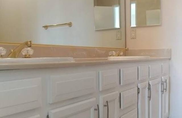 Large 2 Bedroom 2 Bathroom Unit in Bankers Hill Gallery 4