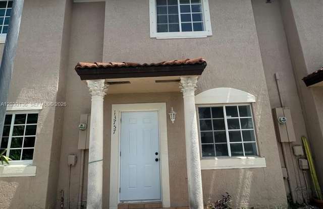 13757 SW 170th Ter photos photos