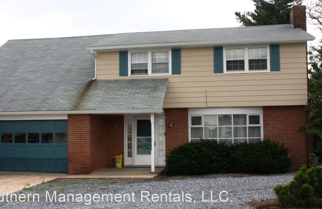 2713 S. Queen St. 2nd Floor - 2713 S Queen St, Spry, PA 17402