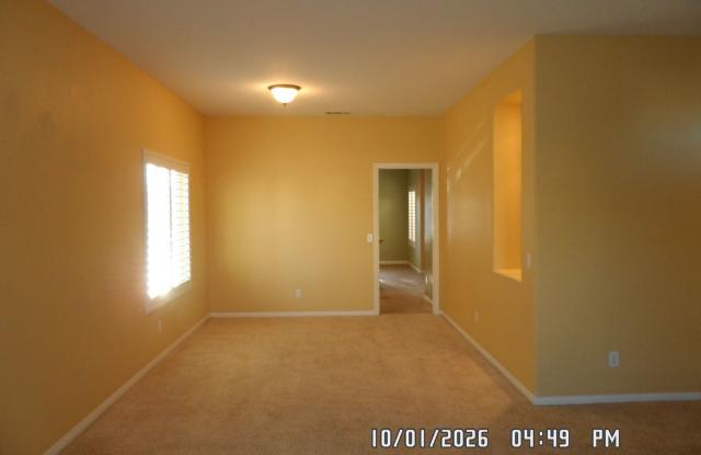 4 Bedrooms, 2.5 bathrooms, Approx 2205 sq. ft., Seperate Family Roon with Gas Fireplace, 2.5 Car Garage Gallery 4