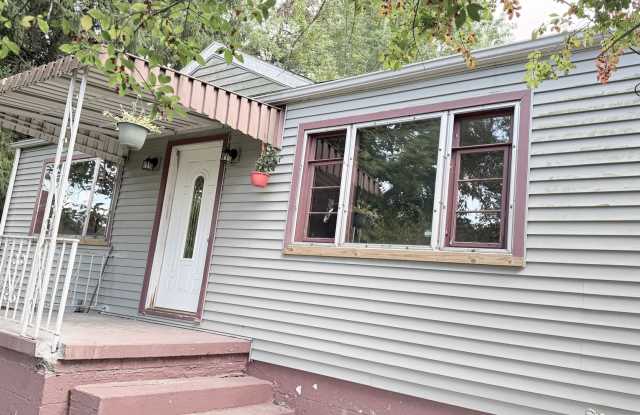 2 bedroom single family home ready now-Shenango school district Gallery 3