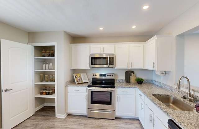Fairfield Lakes Townhouses Gallery 2