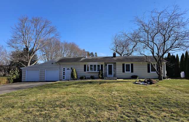 11 Brookfield Drive - 11 Brookfield Drive, Shelton, CT 06484