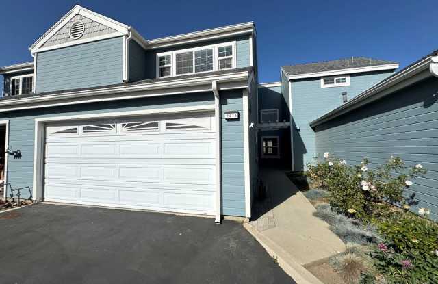 Townhome-Style 2BR/2.5BA + Loft | East Ventura (Beacon Court Community) photos photos