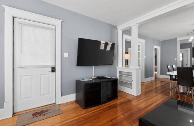 410 N Carroll Avenue Gallery 3