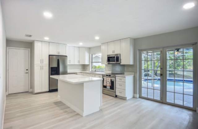 5542 32nd Ave Sw photos photos