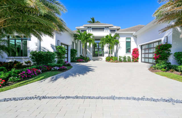 ** YOU WANT LUXURY AT ITS FINEST**ABSOLUTELY STUNNING ENTERTAINMENT 4\5 MOORINGS HOME ** photos photos