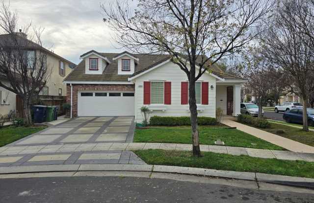 beautifully maintained 4-bedroom, 2-bath, 2,037 sq ft in Mountain House Gallery 1