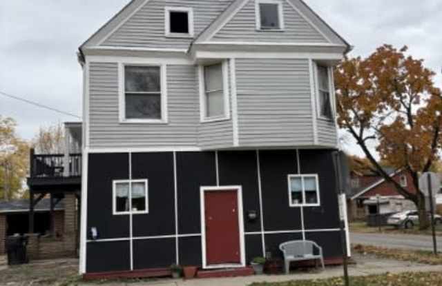 3912 Archwood Avenue - 1 photos photos