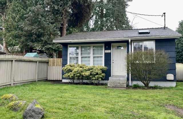 Darling three bedroom in Haller Lake! photos photos